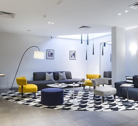 Livris Hotel Загреб Екстериор снимка