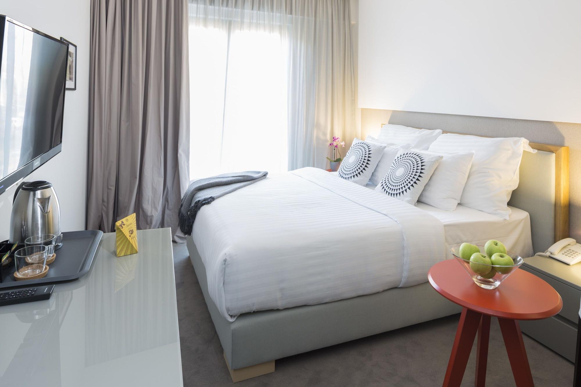 Livris Hotel Загреб Екстериор снимка