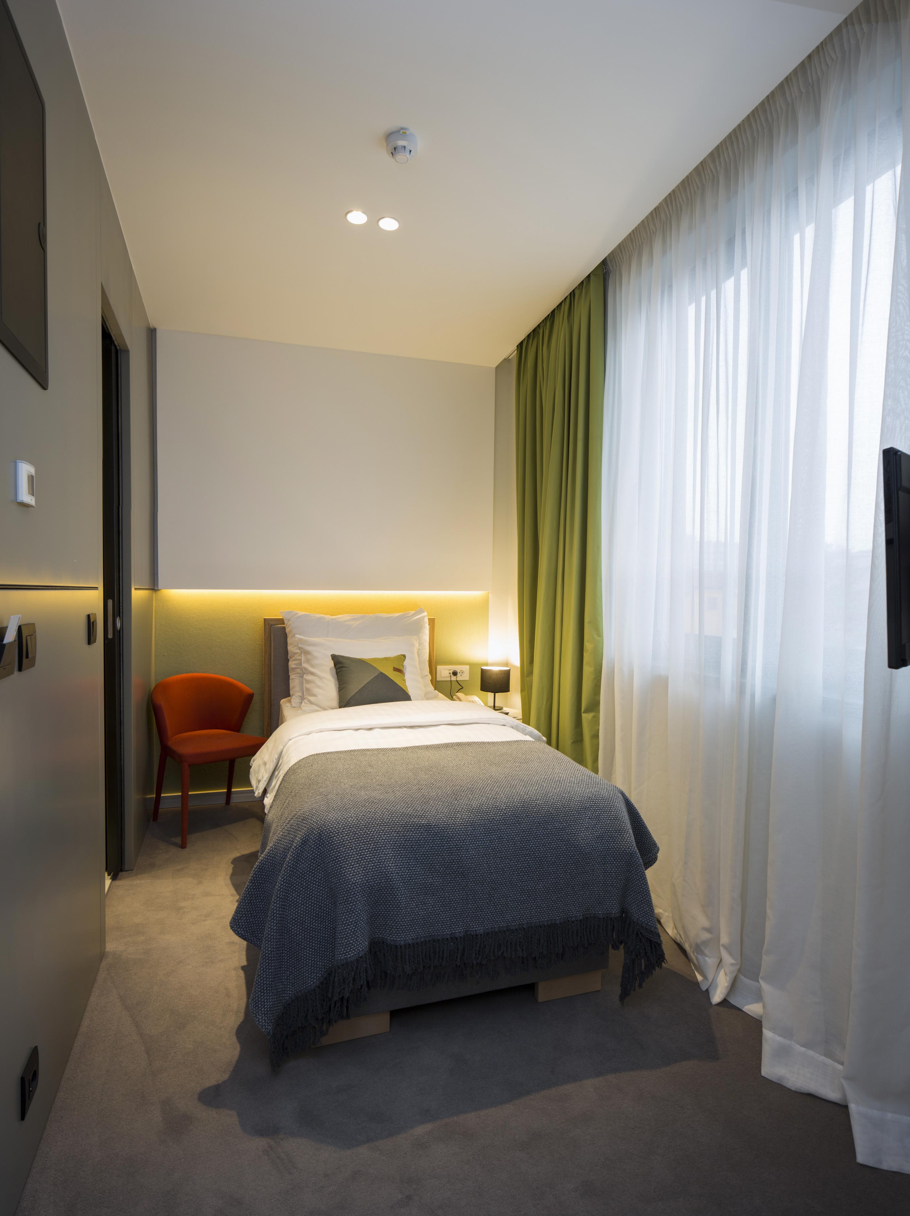 Livris Hotel Загреб Екстериор снимка