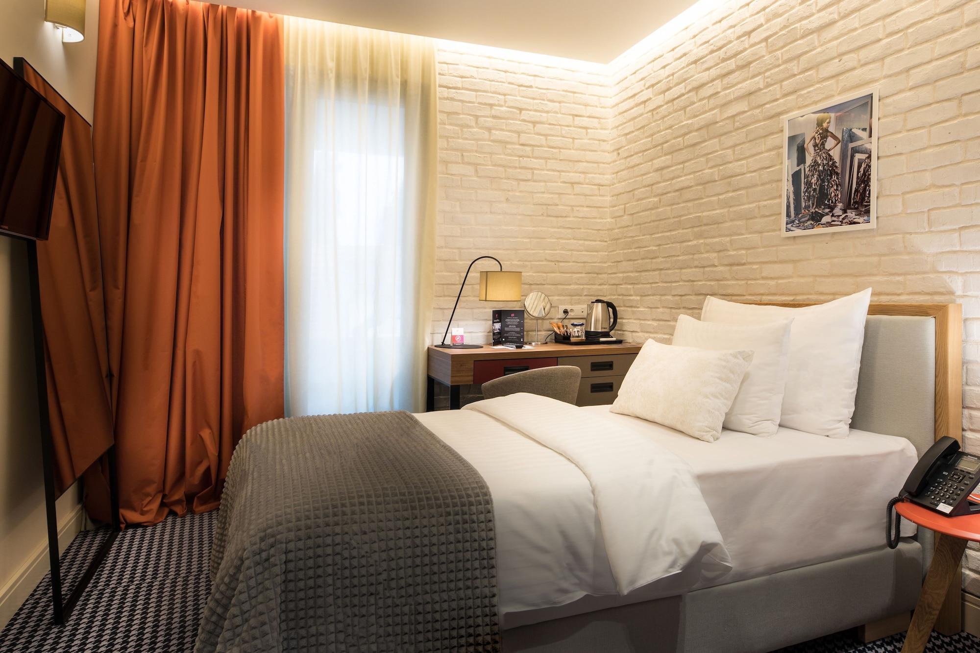 Livris Hotel Загреб Екстериор снимка