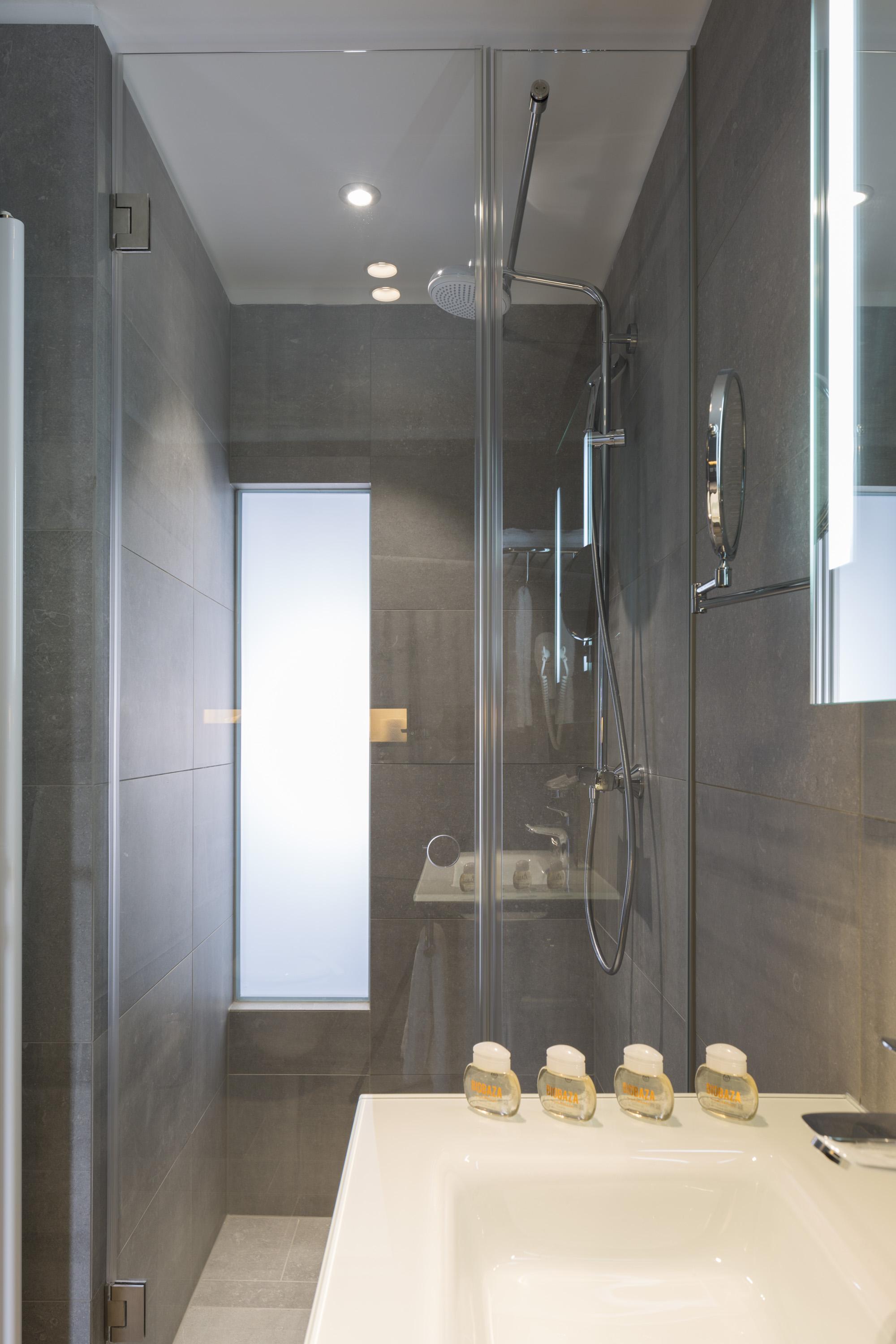 Livris Hotel Загреб Екстериор снимка