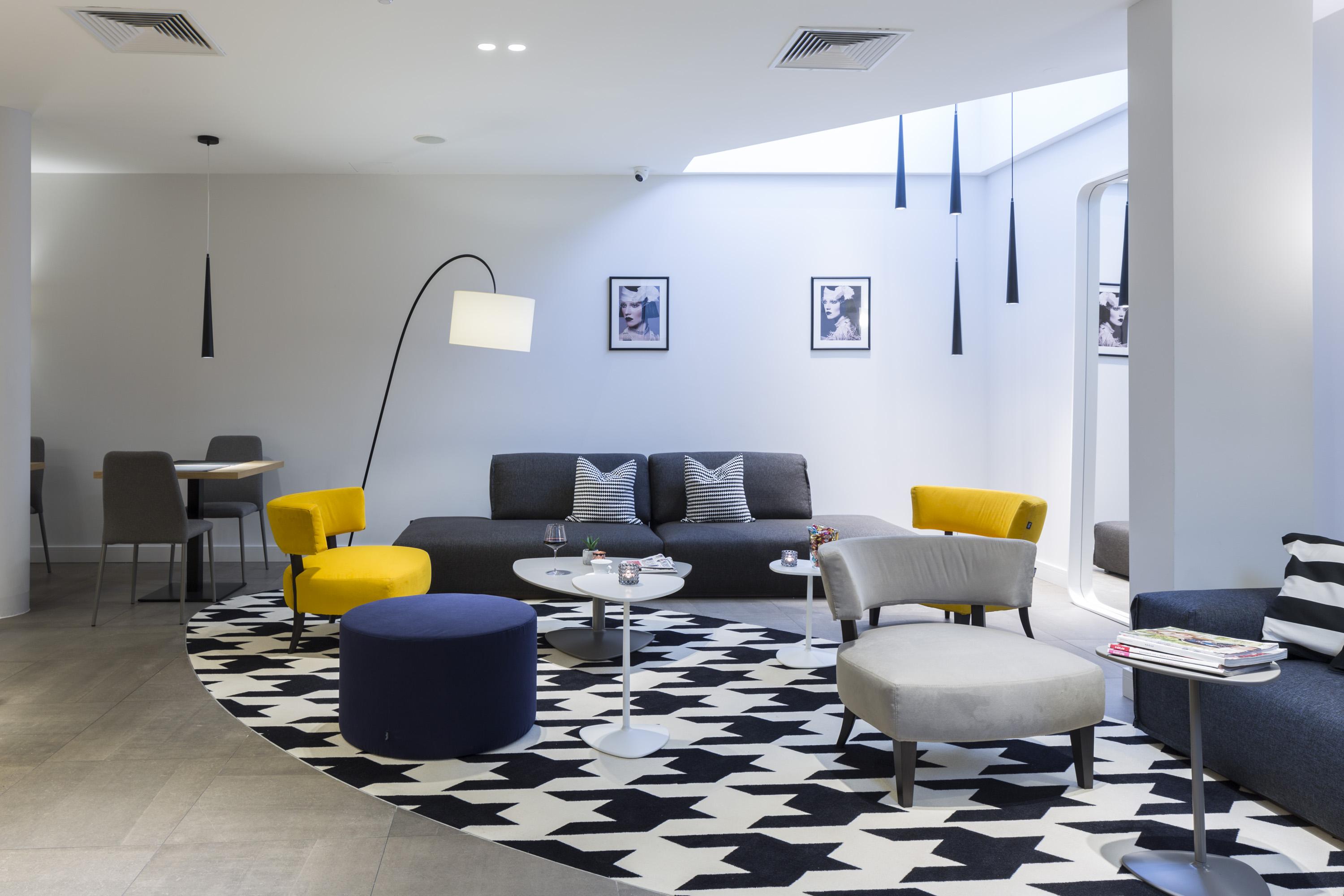 Livris Hotel Загреб Екстериор снимка