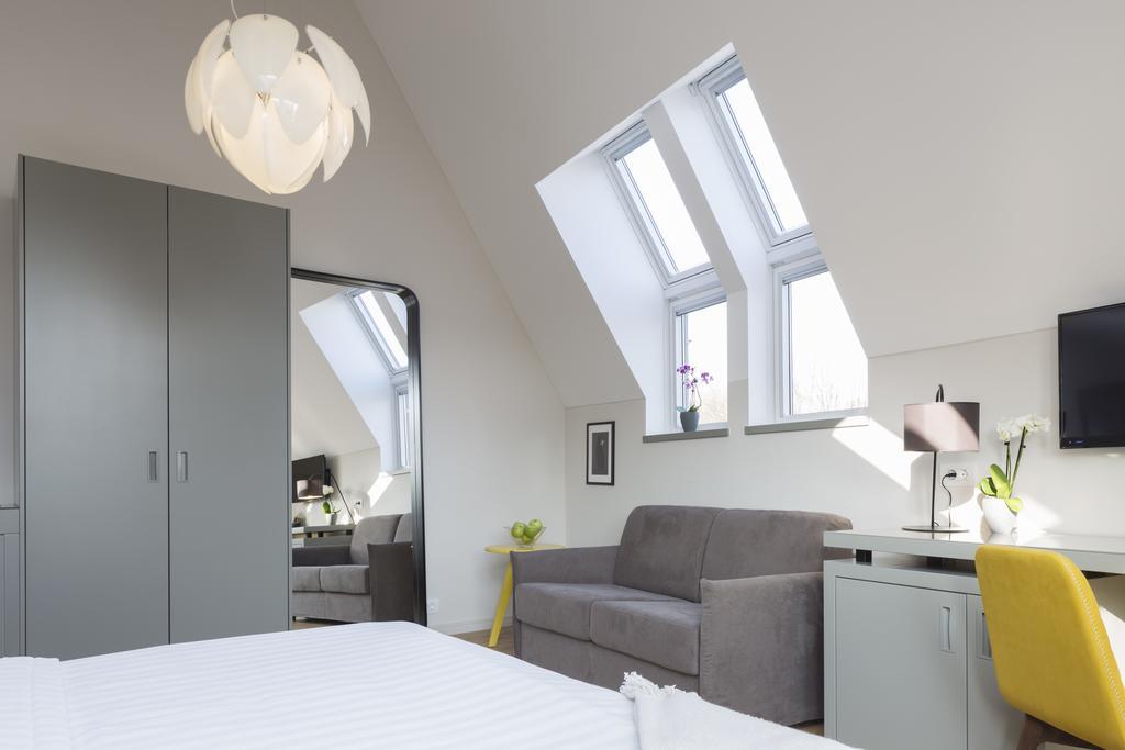 Livris Hotel Загреб Екстериор снимка